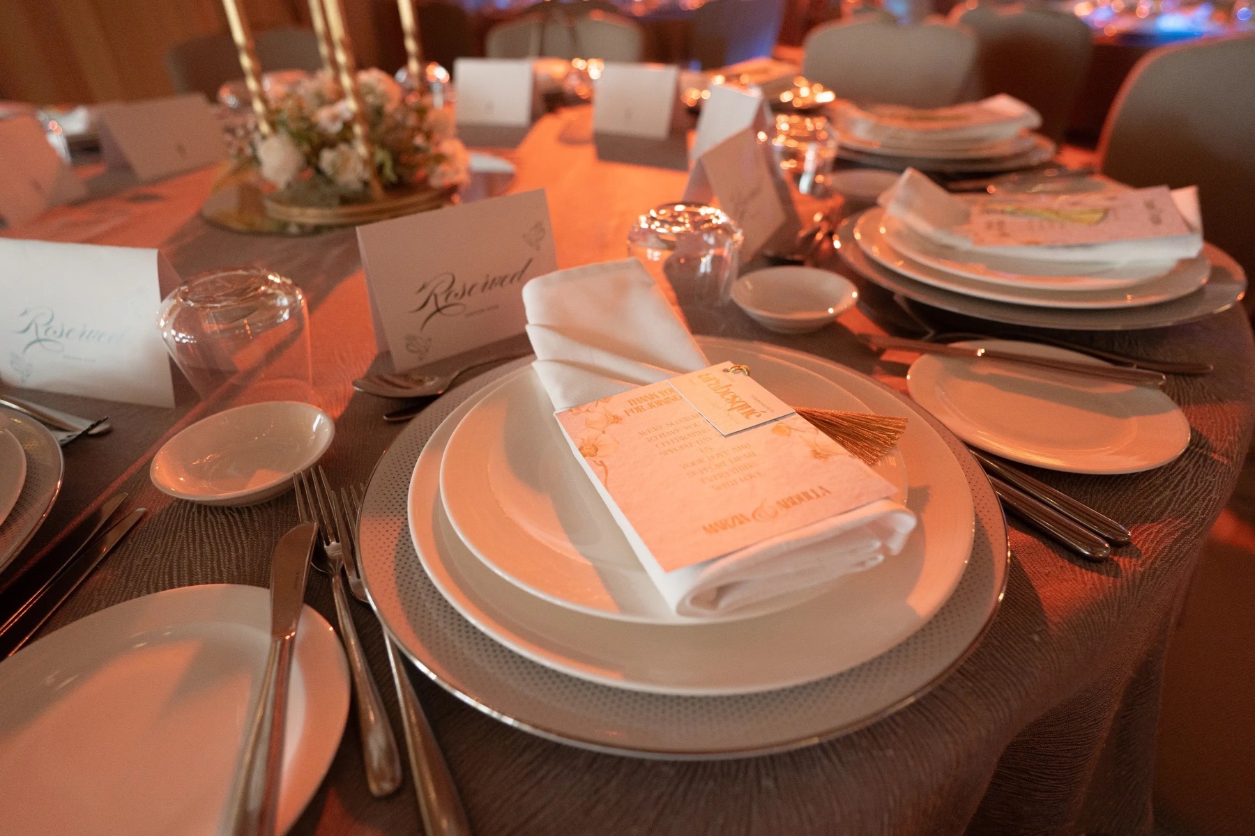 Place setting and centrepiece